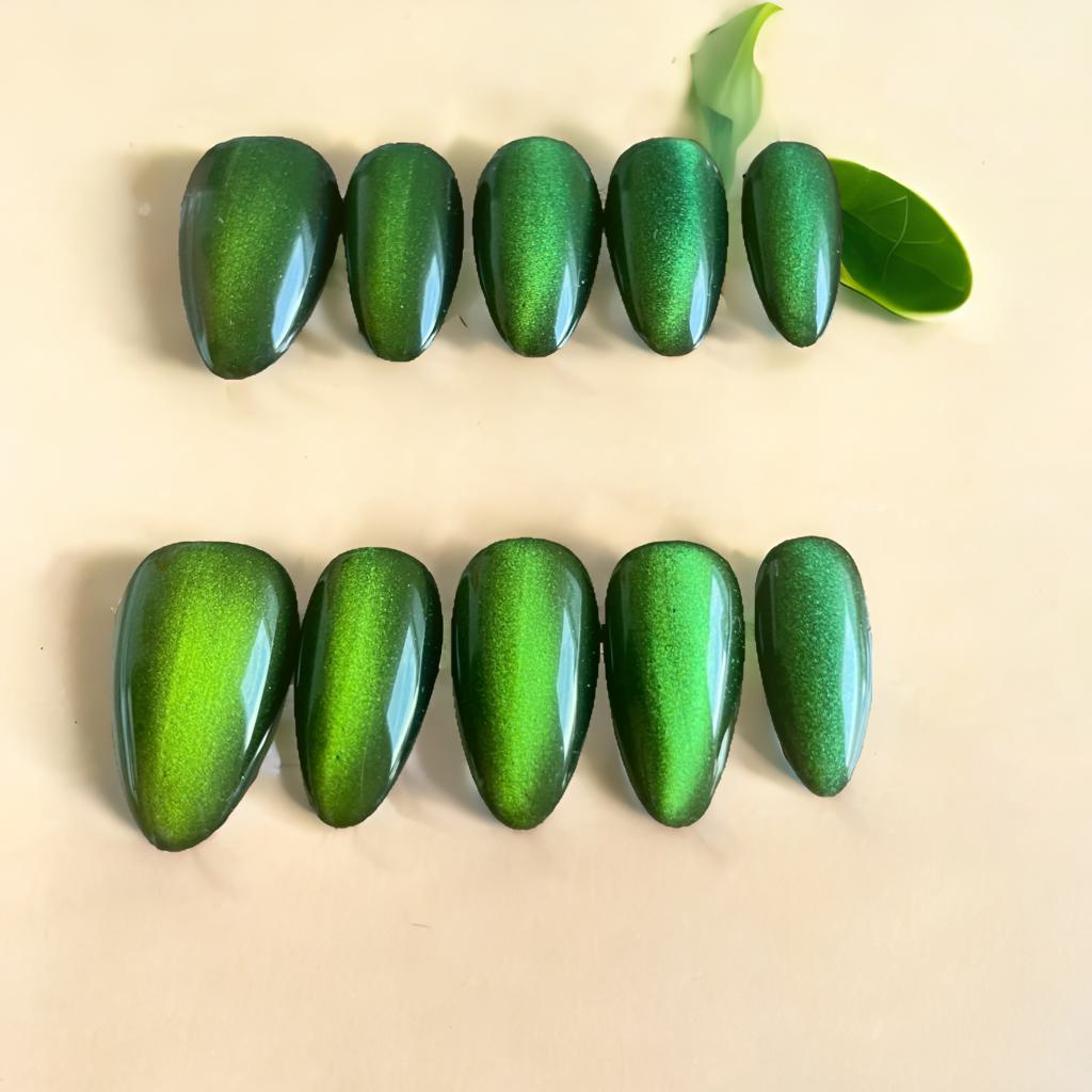 Emerald Enigma – Cat Eye