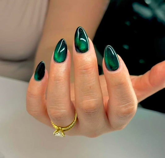 Halloween 2025 Nail Designs – Chic & Spooky Inspiration